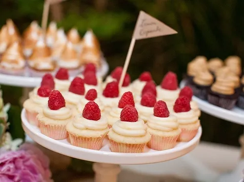 Raspberry and Cream Cupcakes